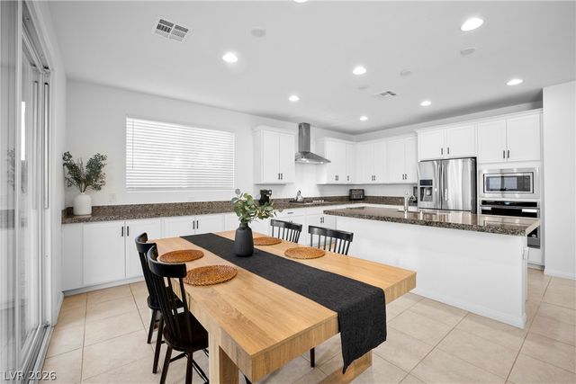 8053 Foxfield Springs Street, Las Vegas, NV 89166