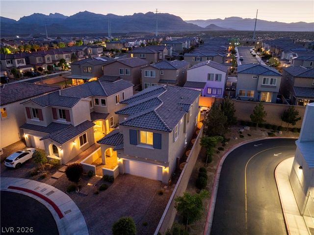 8053 Foxfield Springs Street, Las Vegas, NV 89166