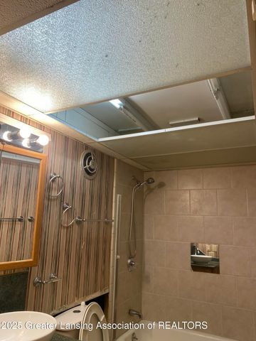 1902 Windsor Lane, Flint, MI 48507