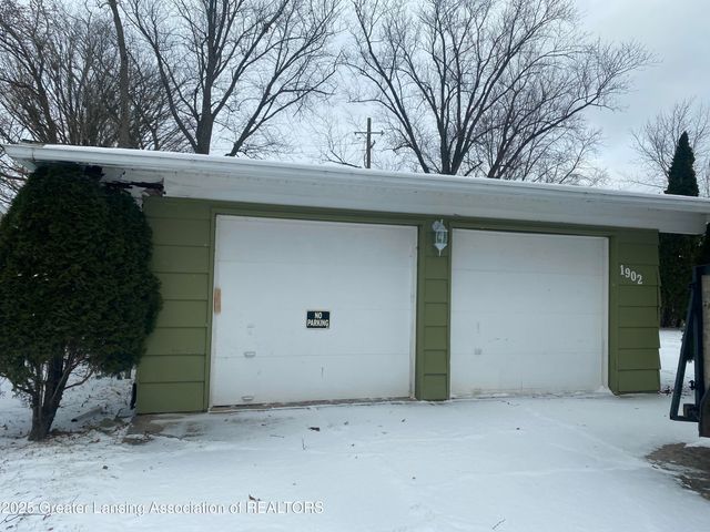 1902 Windsor Lane, Flint, MI 48507