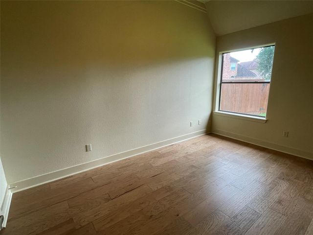55 Canyon Oak Court, Lake Jackson, TX 77566