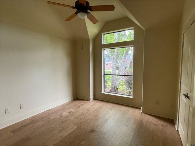 55 Canyon Oak Court, Lake Jackson, TX 77566