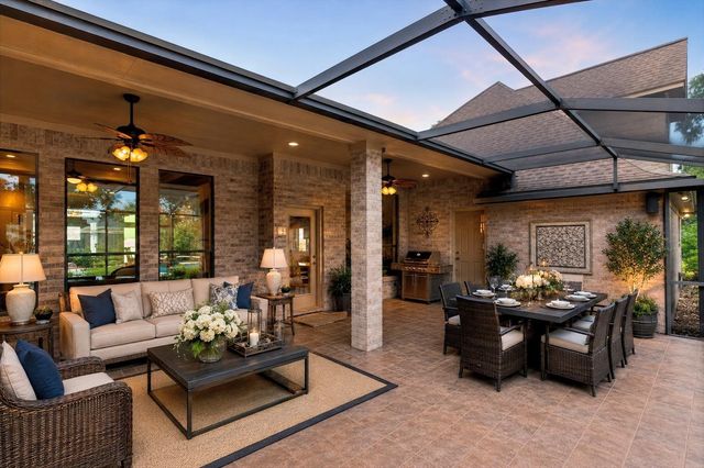 55 Canyon Oak Court, Lake Jackson, TX 77566