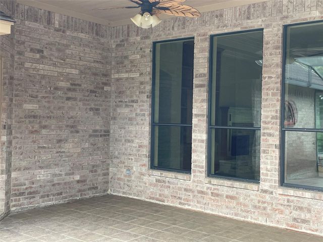 55 Canyon Oak Court, Lake Jackson, TX 77566