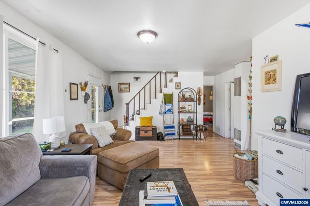 28780 Santiam Hwy, Sweet Home, OR 97386