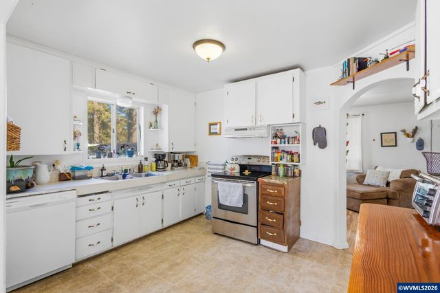 28780 Santiam Hwy, Sweet Home, OR 97386