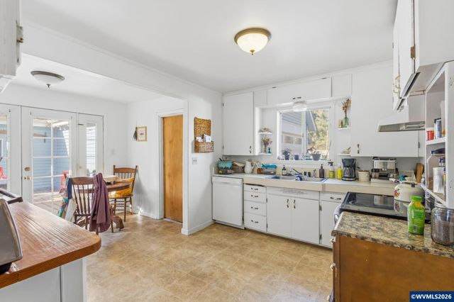 28780 Santiam Hwy, Sweet Home, OR 97386