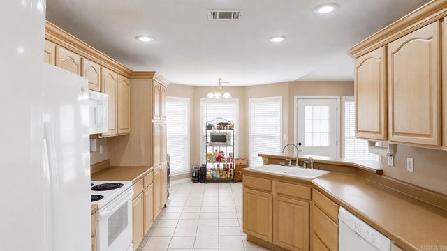 3300 Jeridon Cove, Jonesboro, AR 72404