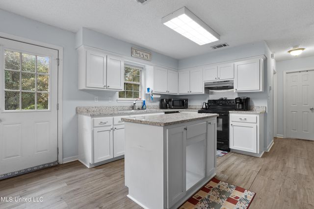 3111 Cormorant Street, Gautier, MS 39553