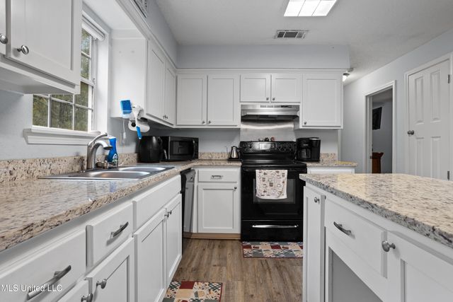 3111 Cormorant Street, Gautier, MS 39553