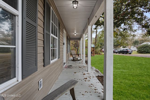 3111 Cormorant Street, Gautier, MS 39553