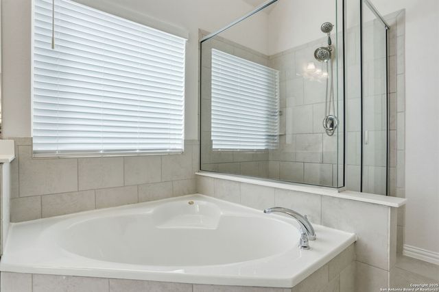 204 Tiltwood Ct, Boerne, TX 78006