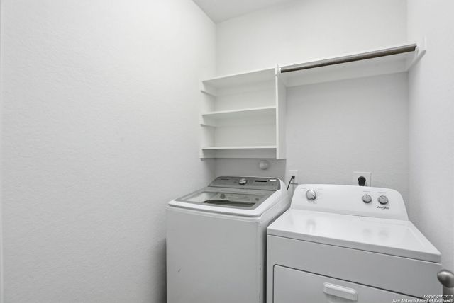 204 Tiltwood Ct, Boerne, TX 78006