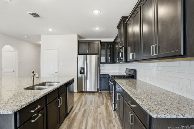 204 Tiltwood Ct, Boerne, TX 78006