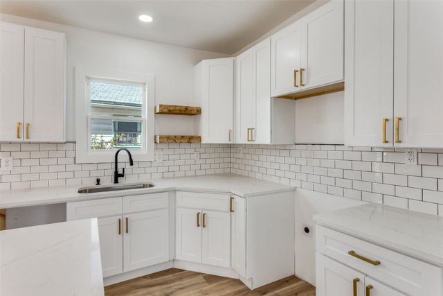 943 E Richmond Avenue, Fort Worth, TX 76104