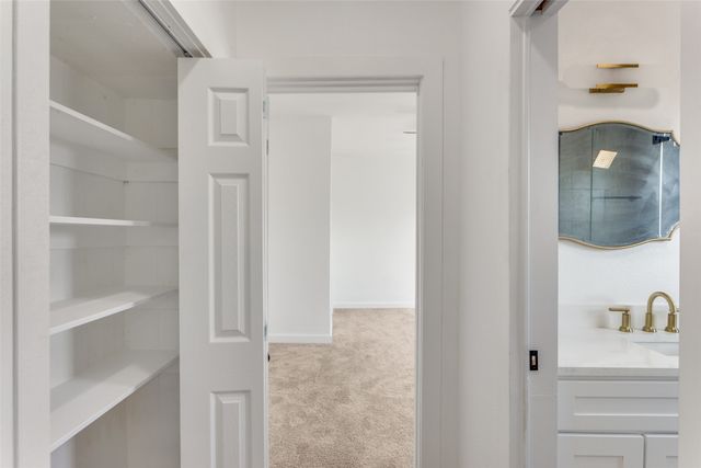 943 E Richmond Avenue, Fort Worth, TX 76104