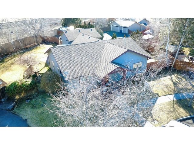 61260 SUNFLOWER Ln, Bend, OR 97702