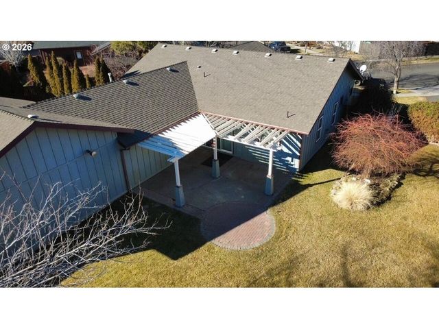 61260 SUNFLOWER Ln, Bend, OR 97702