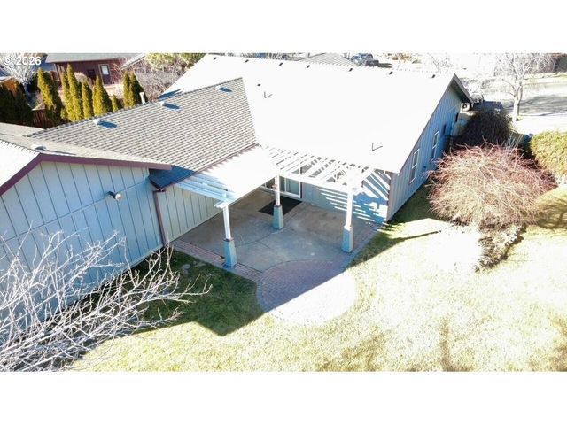 61260 SUNFLOWER Ln, Bend, OR 97702