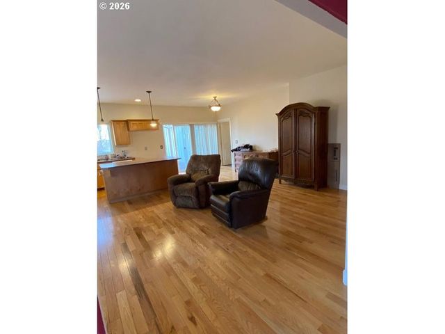 61260 SUNFLOWER Ln, Bend, OR 97702