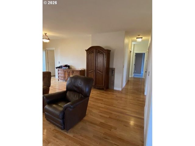 61260 SUNFLOWER Ln, Bend, OR 97702