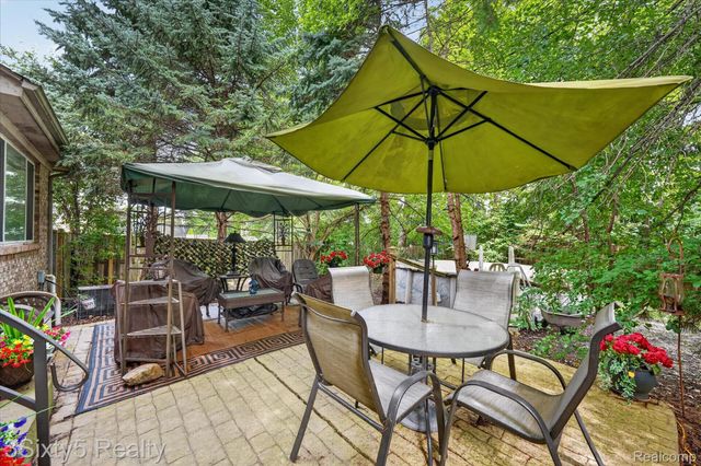 19149 Red Oak Lane, Brownstown Charter Township, MI 48193