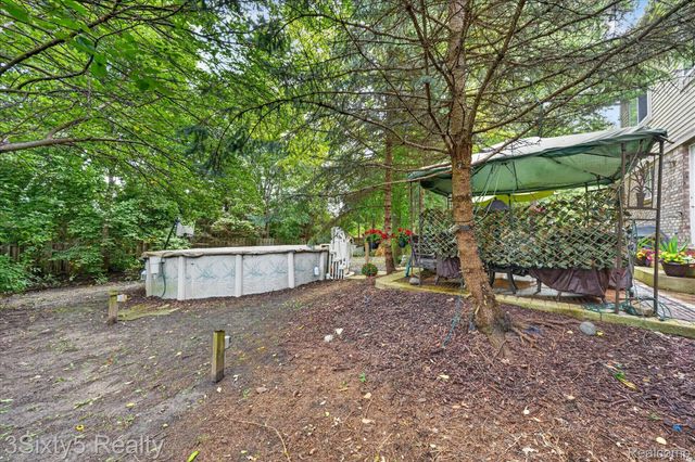 19149 Red Oak Lane, Brownstown Charter Township, MI 48193