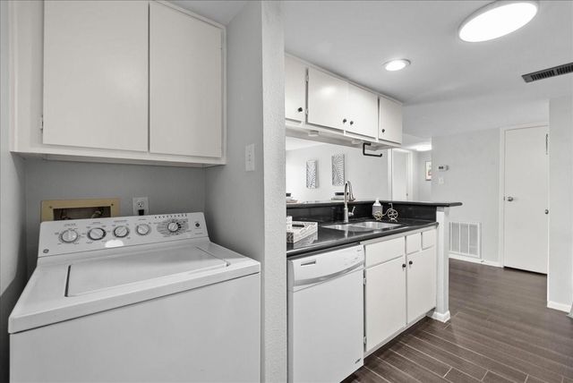 1900 Bay Area Boulevard 192, Houston, TX 77058