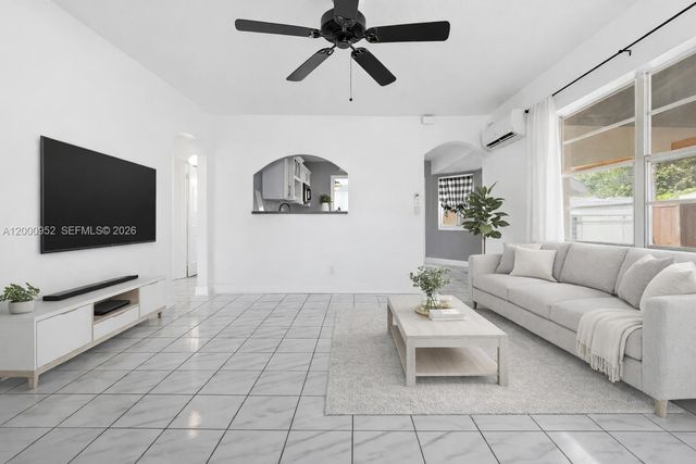 2820 Fletcher St, Hollywood, FL 33020