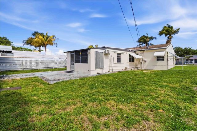 2820 Fletcher St, Hollywood, FL 33020