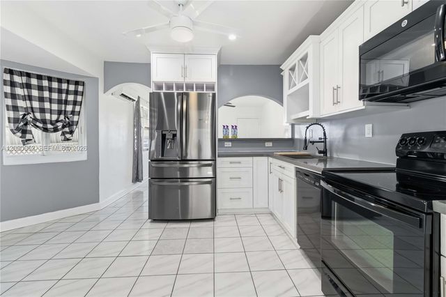 2820 Fletcher St, Hollywood, FL 33020