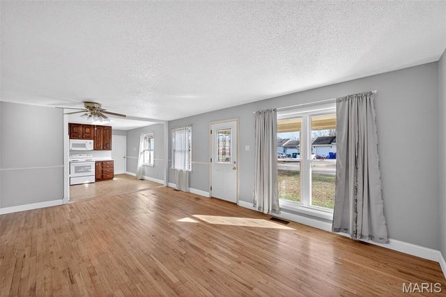 18 Derby Lane, St Peters, MO 63376