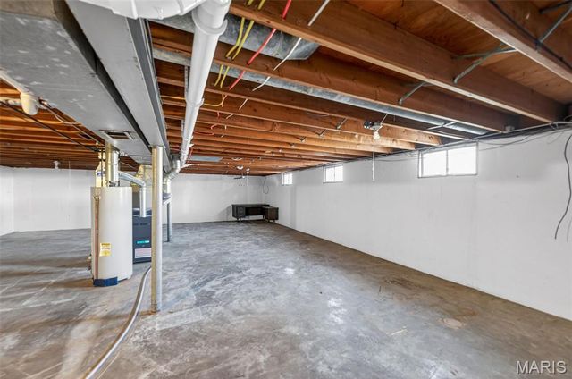 18 Derby Lane, St Peters, MO 63376