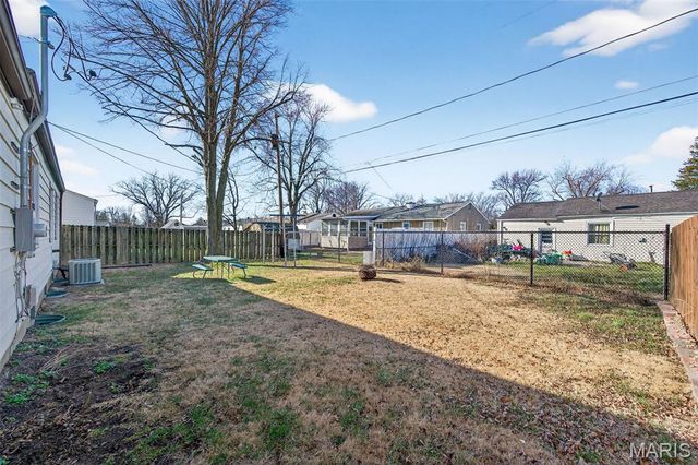 18 Derby Lane, St Peters, MO 63376