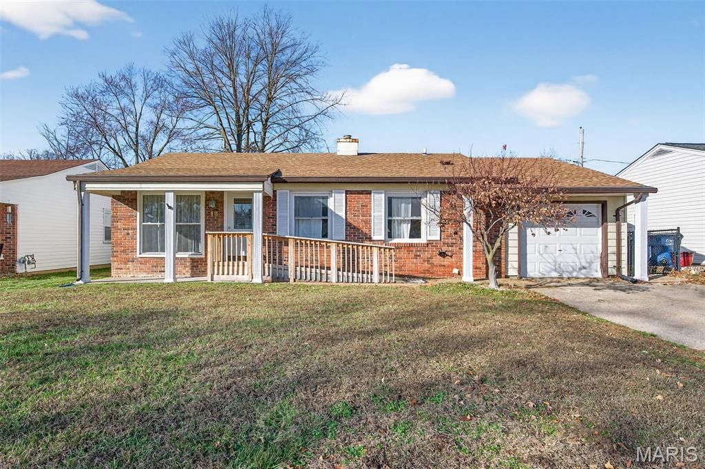 18 Derby Lane, St Peters, MO 63376