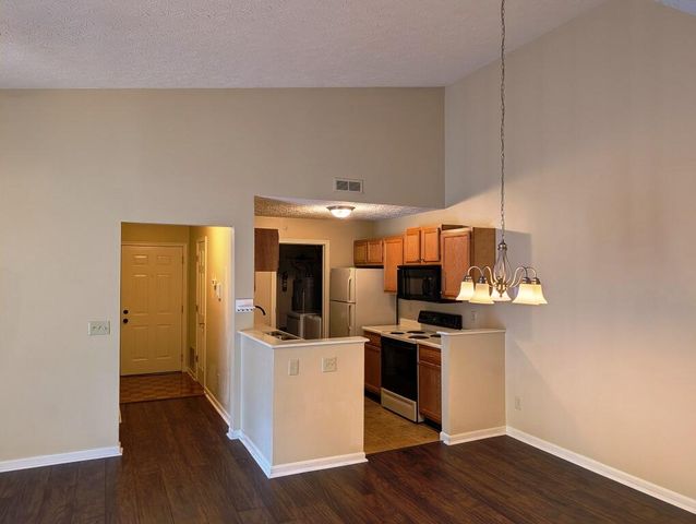561 Napa Valley Lane, 10, Fort Mitchell, KY 41017