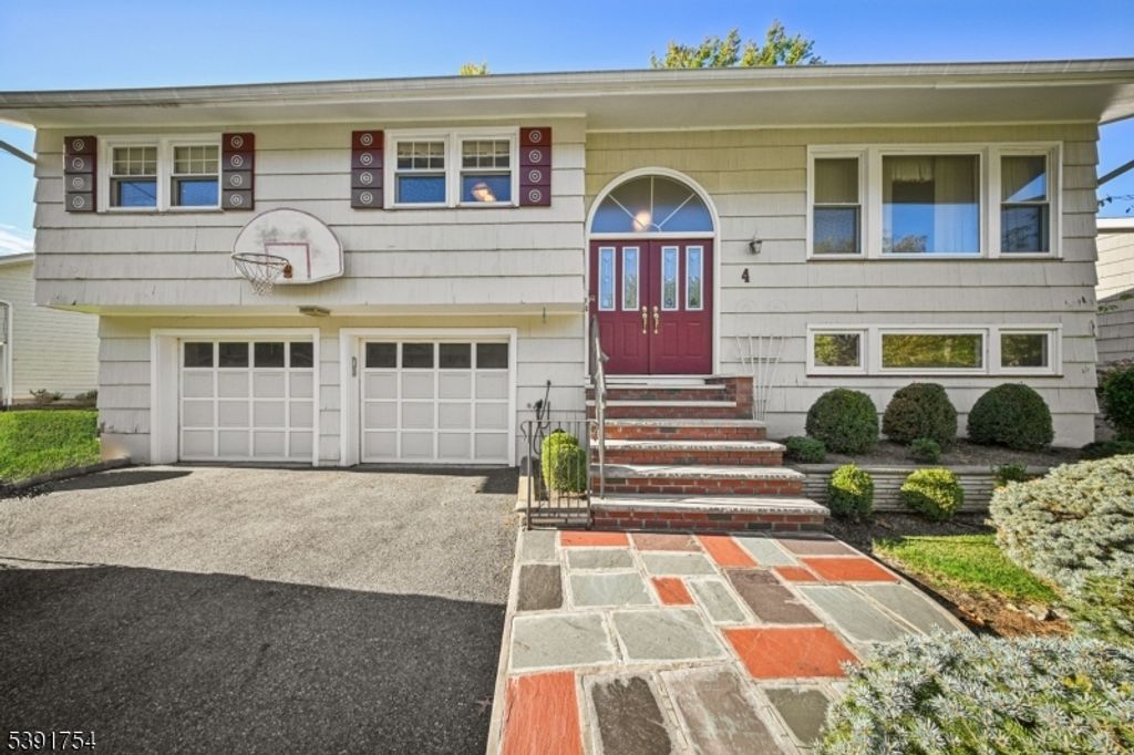 4 Willow Ter, Verona Twp., NJ 07044