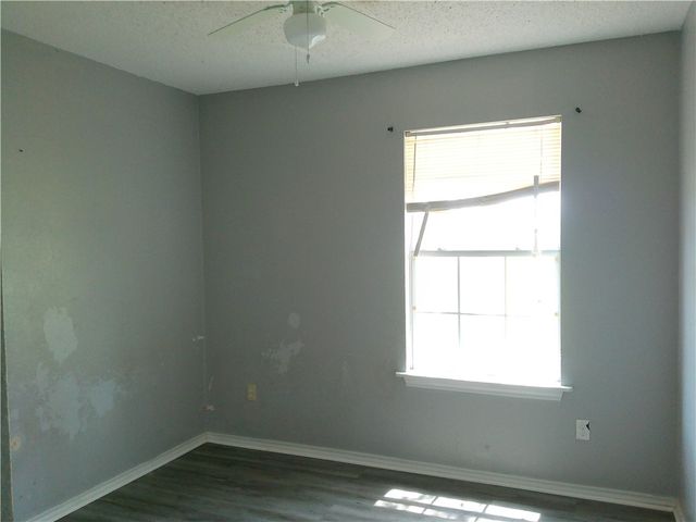 1134 Nagle St, Corpus Christi, TX 78418