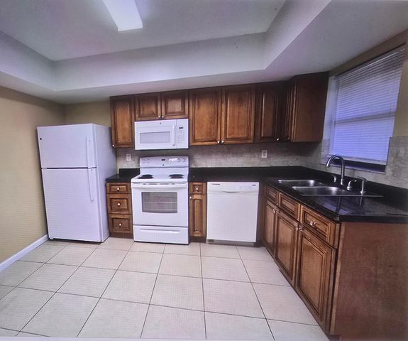 1155 White Pine Pine 1155, Wellington, FL 33414