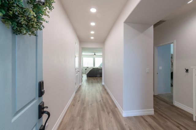 1853 Twinberry Avenue, Clovis, CA 93619