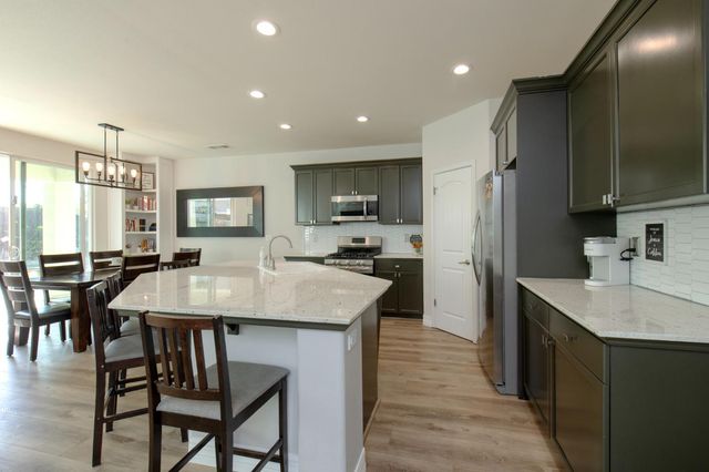 1853 Twinberry Avenue, Clovis, CA 93619