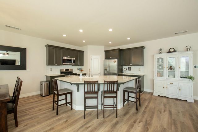 1853 Twinberry Avenue, Clovis, CA 93619