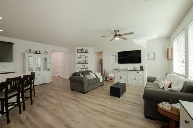 1853 Twinberry Avenue, Clovis, CA 93619