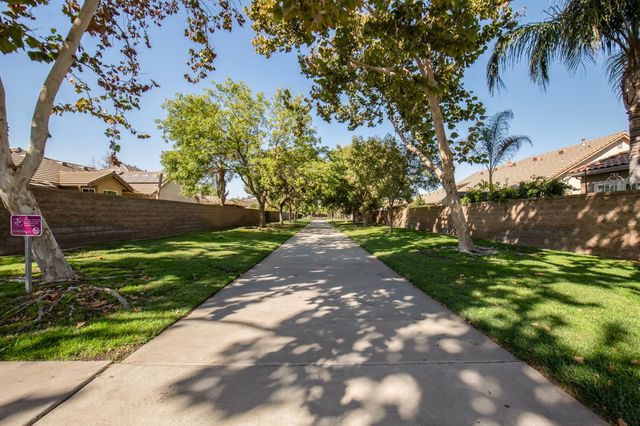 1853 Twinberry Avenue, Clovis, CA 93619