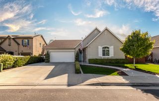1853 Twinberry Avenue, Clovis, CA 93619