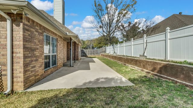 1106 Owl Drive, Decatur, TX 76234