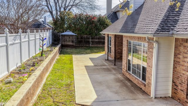 1106 Owl Drive, Decatur, TX 76234
