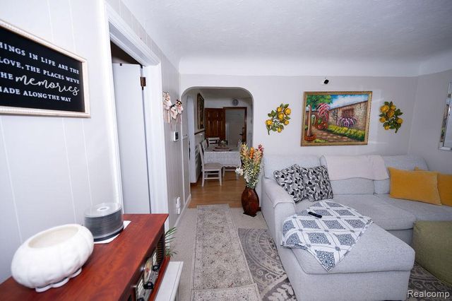 14995 University Street, Allen Park, MI 48101