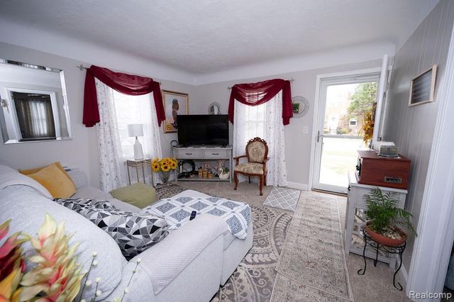 14995 University Street, Allen Park, MI 48101