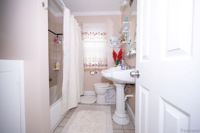 14995 University Street, Allen Park, MI 48101